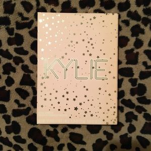 !!!Kylie Cosmetics birthday Book!!!
